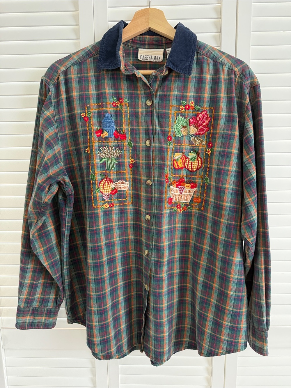 Casey & Max Vintage Women's Green Plaid Embroidered Button-Down Shirt
